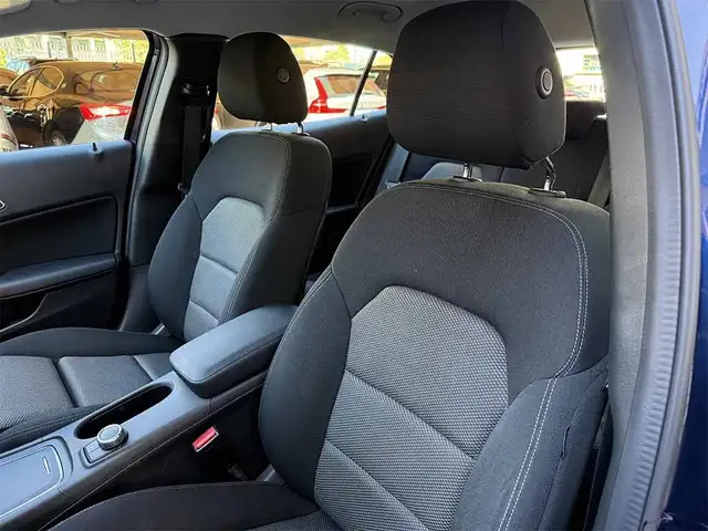 Mercedes-Benz Gla view 21