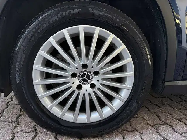 Mercedes-Benz Gla view 10