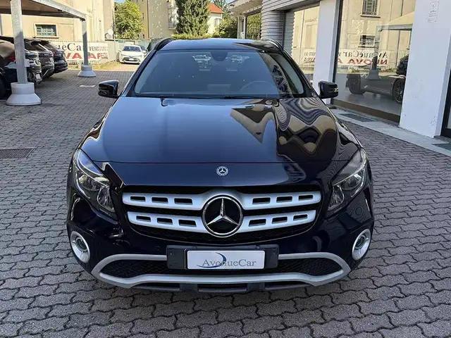 Mercedes-Benz Gla view 2