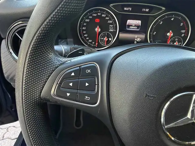 Mercedes-Benz Gla view 14