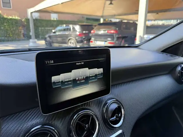 Mercedes-Benz Gla view 18