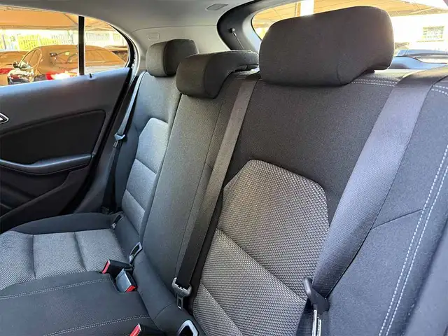 Mercedes-Benz Gla view 26