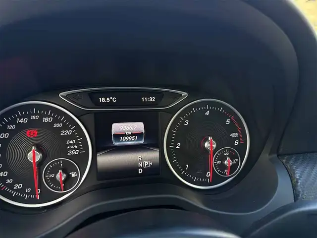 Mercedes-Benz Gla view 13