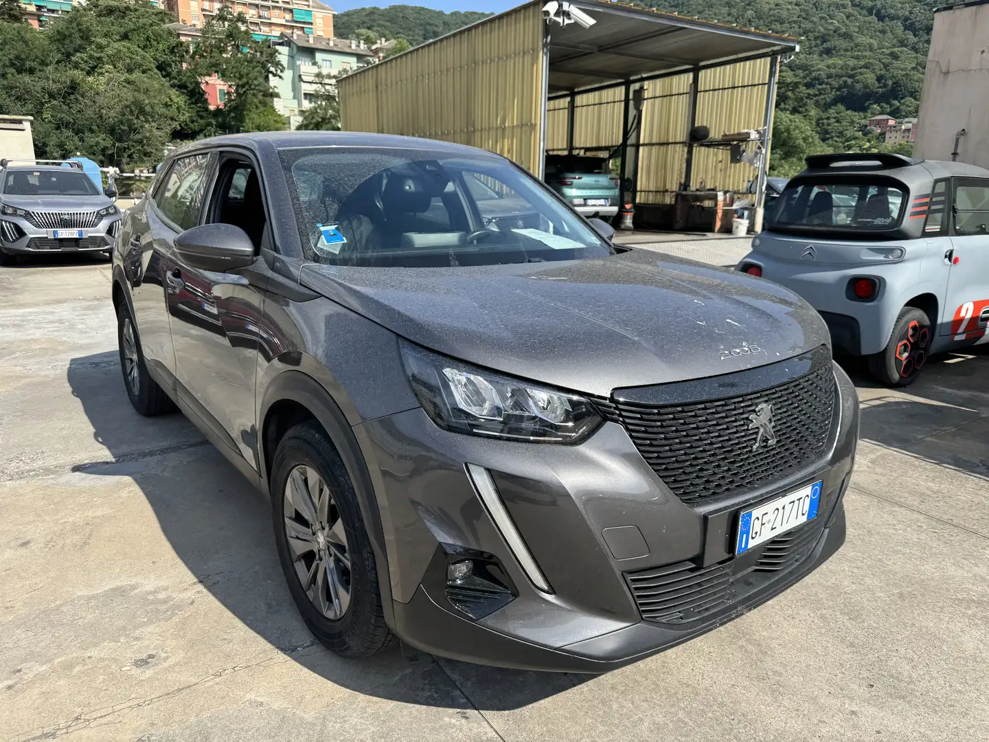 Peugeot 2008 1.2  ALLURE Gris - 1