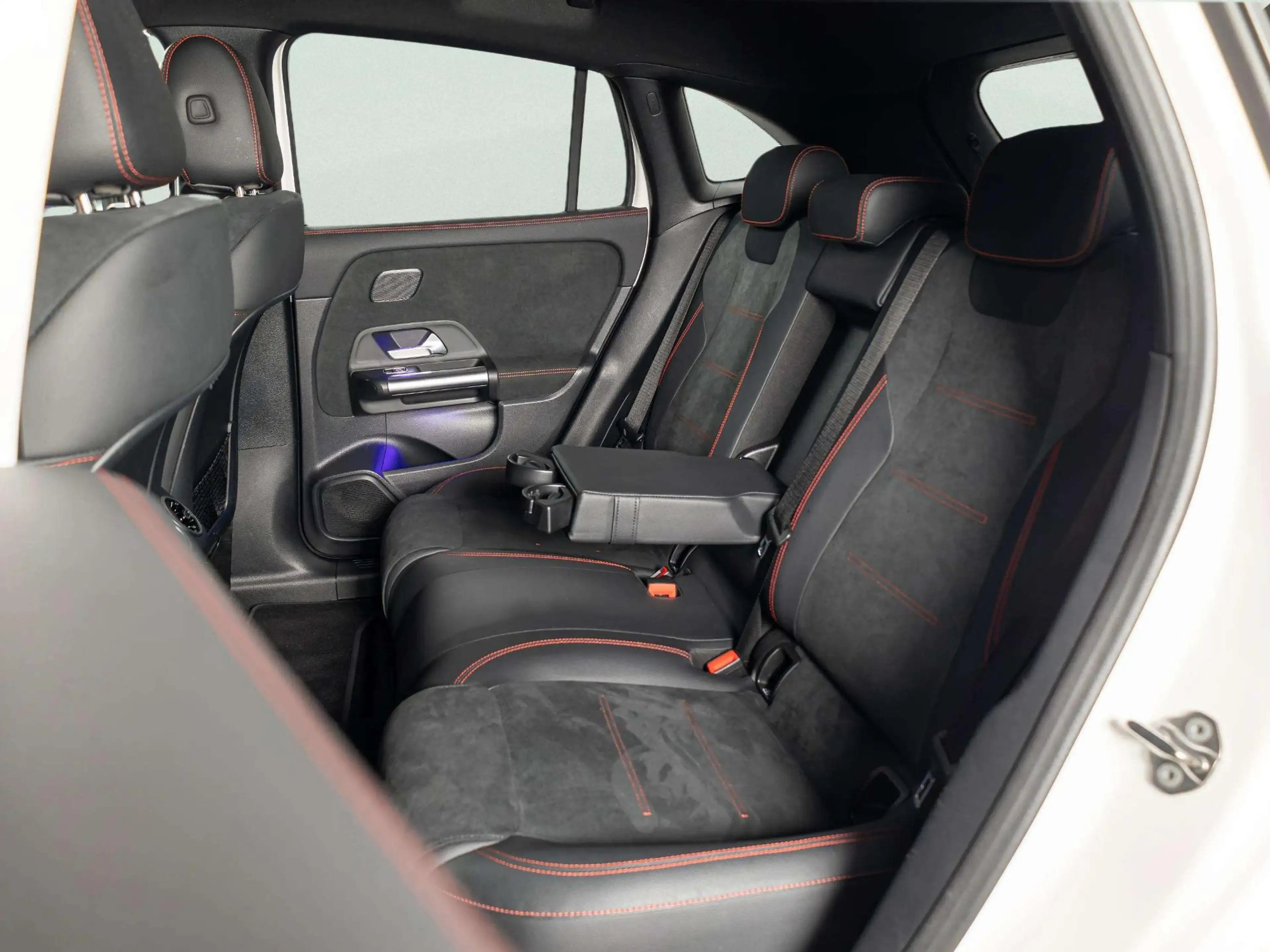 Mercedes-Benz EQA 250 AMG Line 67 kWh | Trekhaak — photo 12
