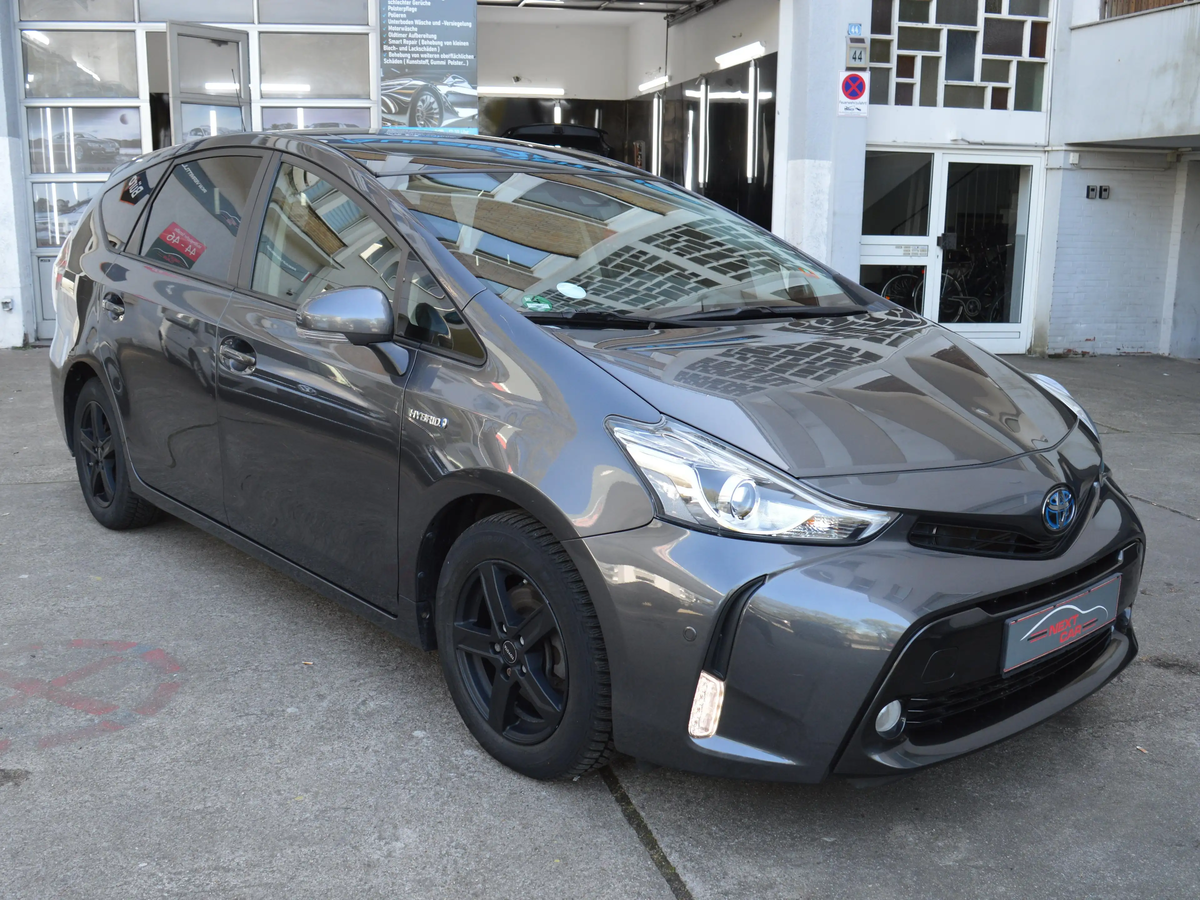 Toyota Prius+ Executive*7Sitzer*Rückfahrkamera*Leder*Navi* — photo 4