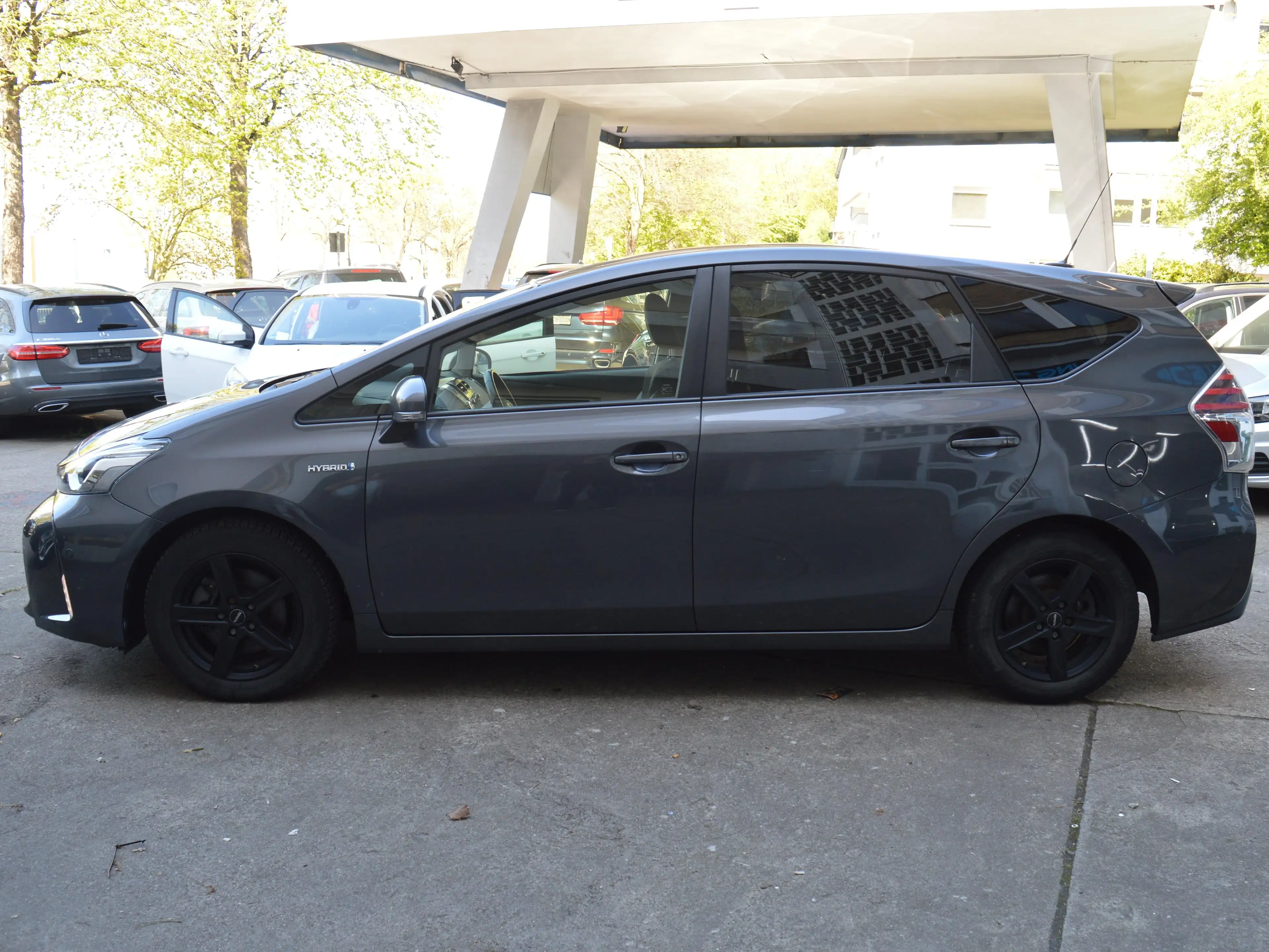 Toyota Prius+ Executive*7Sitzer*Rückfahrkamera*Leder*Navi* — photo 3
