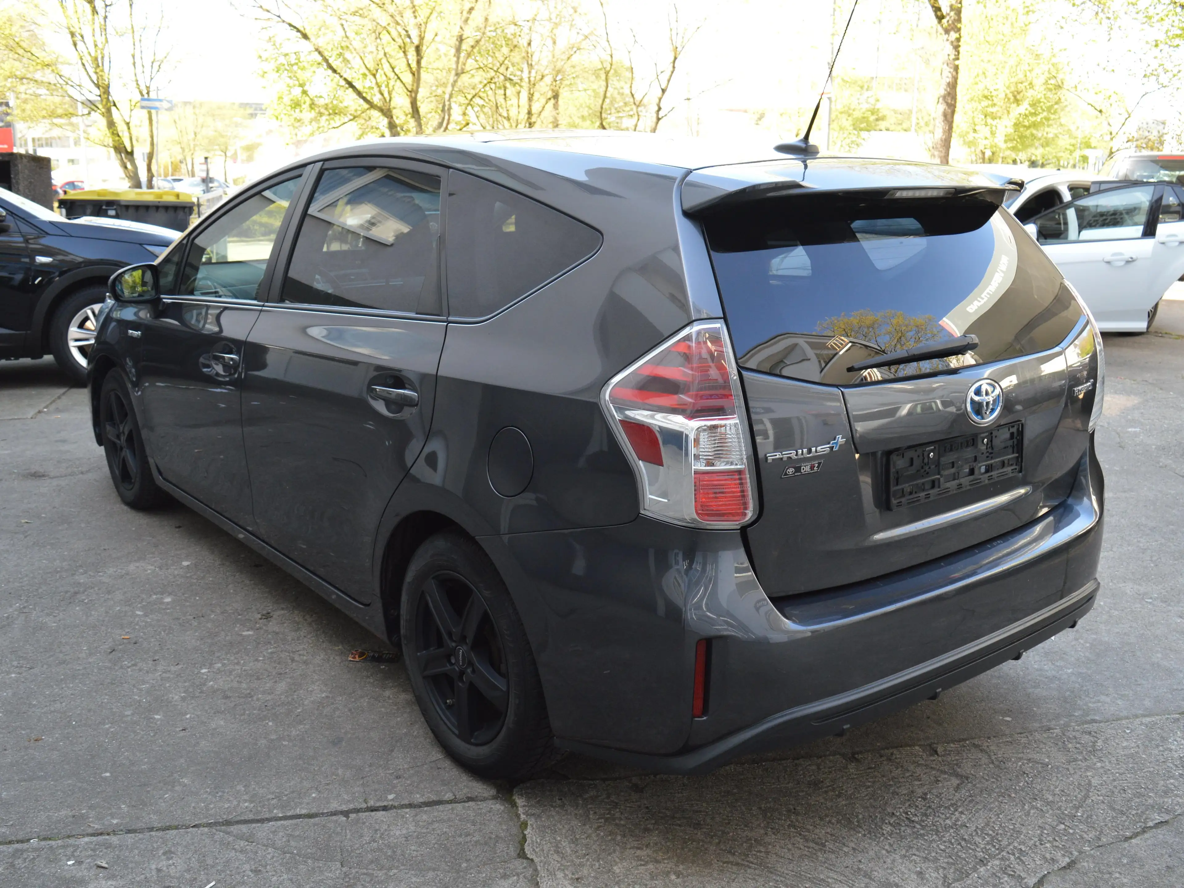 Toyota Prius+ Executive*7Sitzer*Rückfahrkamera*Leder*Navi* — photo 8