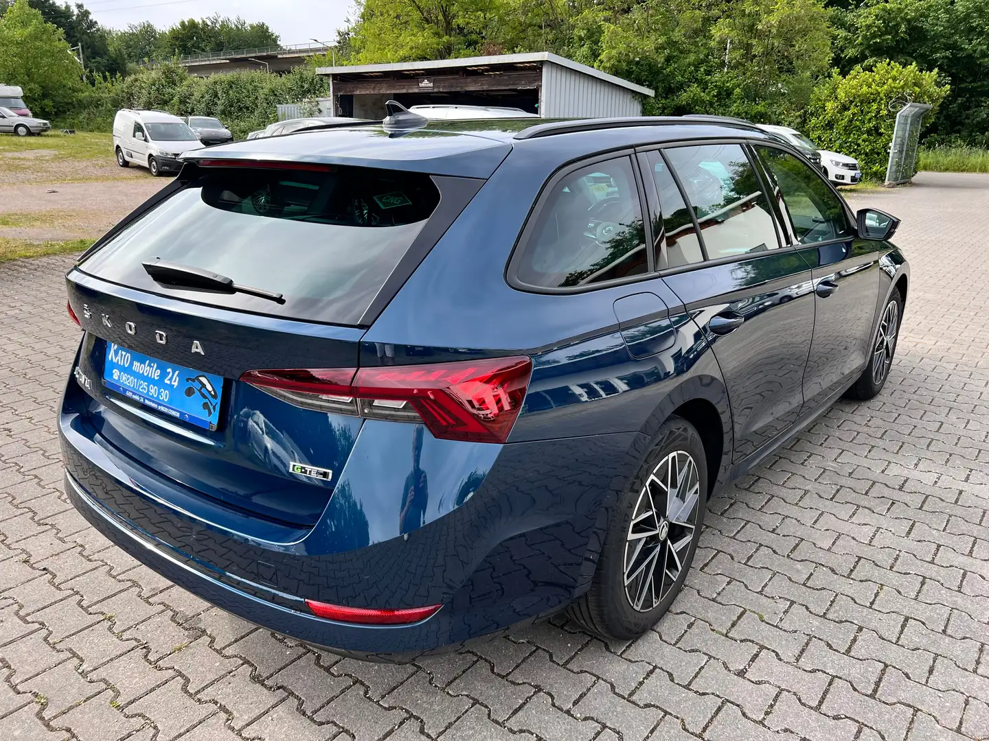 Skoda Octavia Combi Clever 1.5 TGI DSG Massage Kamera LED SHZ... Bleu - 2