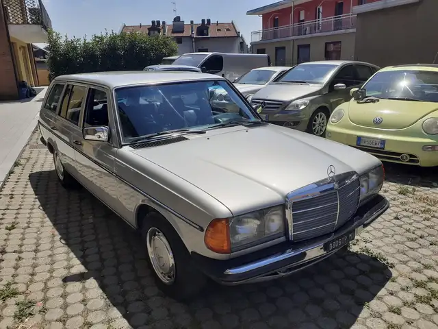 Mercedes-Benz 200 W123 200T A.S.I.  GPL  CLIMATIZZ.