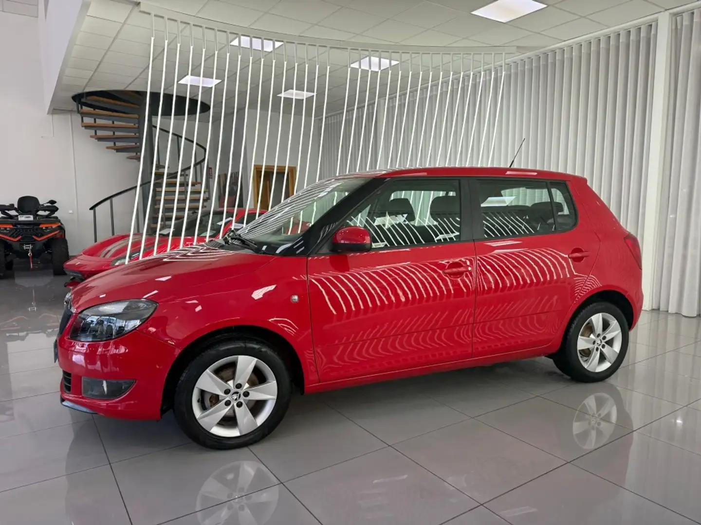 Skoda Fabia 1.2 Urban 69 Rojo - 2