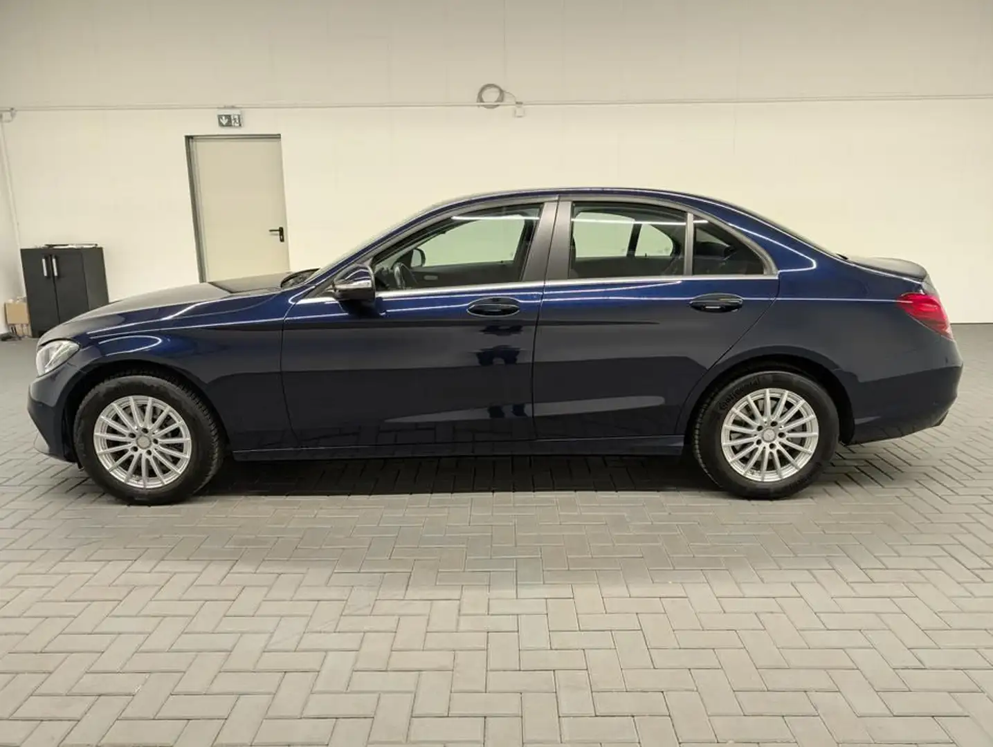 Mercedes-Benz C 180 Limousine Navi/Kam/SHZ/el.Sitz/Tempomat Blau - 2
