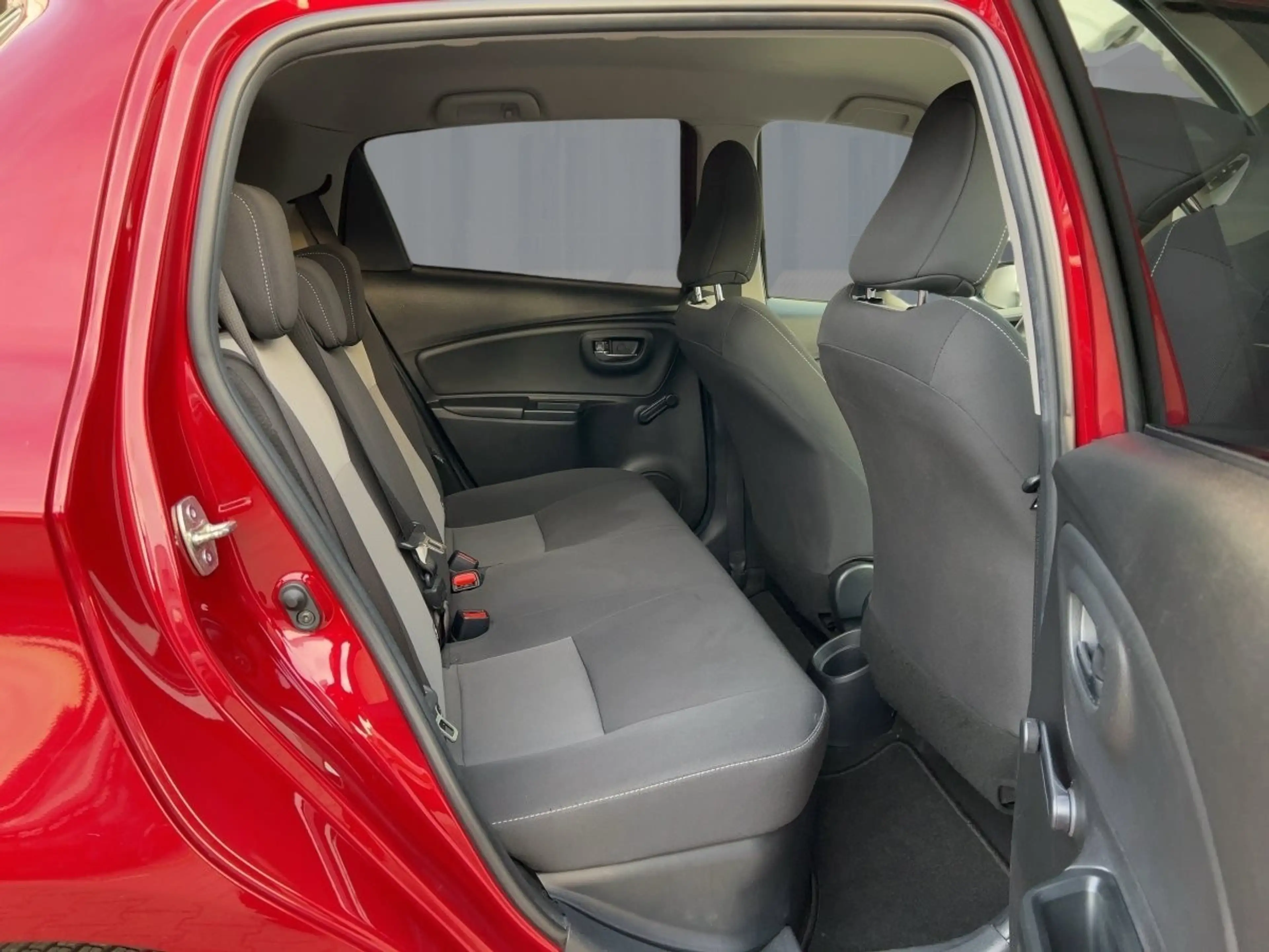 Toyota Yaris 1.5 Dual-VVT-I HYBRID Team D — photo 9