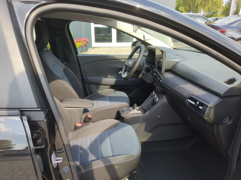 Dacia Jogger Hybrid 155 Journey 5-S SHZ Navi MV-Kamera — photo 9
