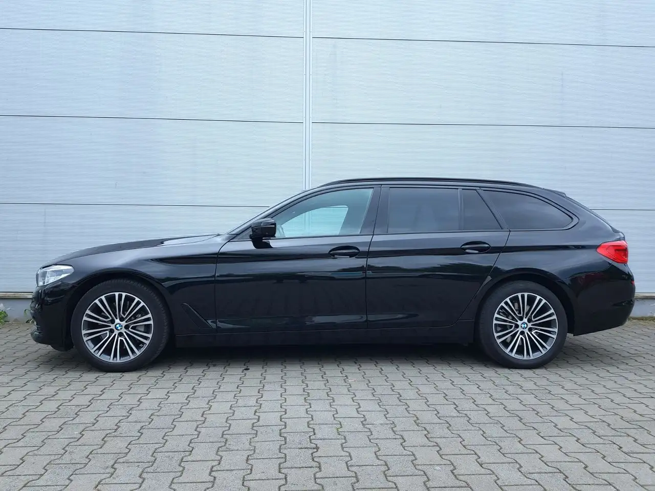 BMW 525