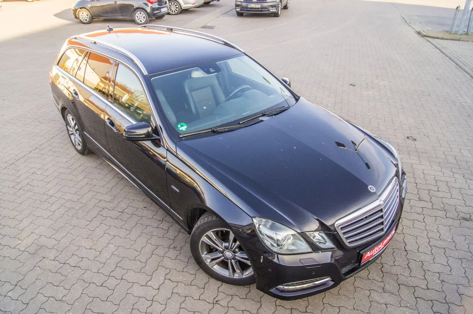 Mercedes-Benz E 300 +Xenon+PDC+Automat+Webasto+NR Negru - 2