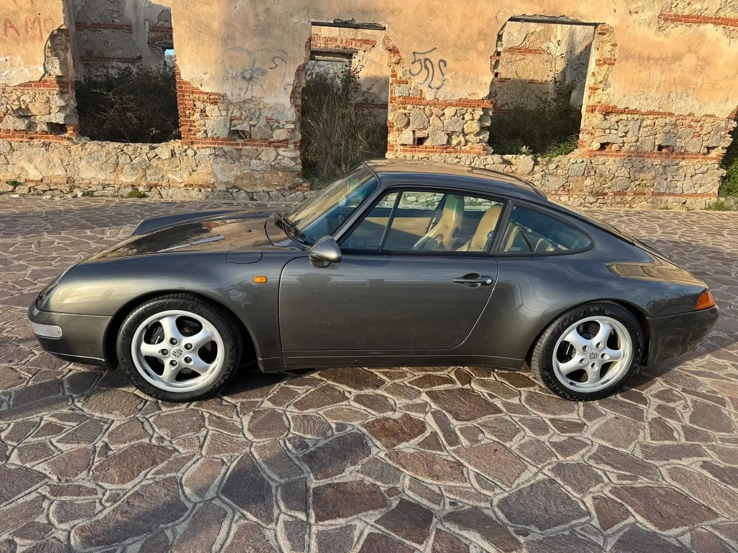 Porsche 993 911 Coupe 3.6 Carrera - 1