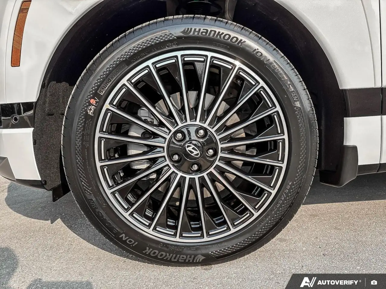 Hyundai IONIQ 9 снимка Hyundai IONIQ 9