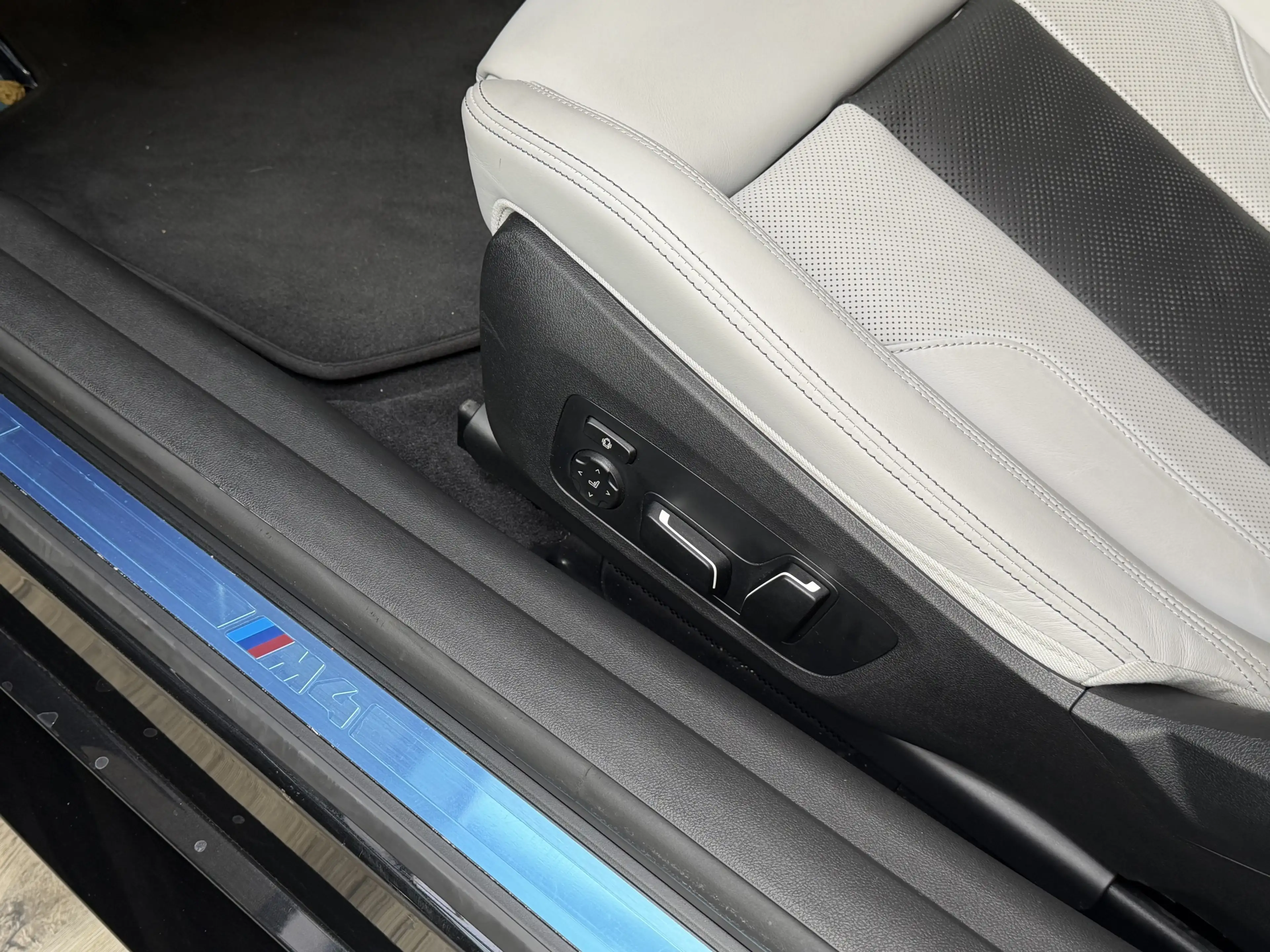 BMW M4 xDrive Competition Sitzlüft ACC 360° Carbon — photo 14