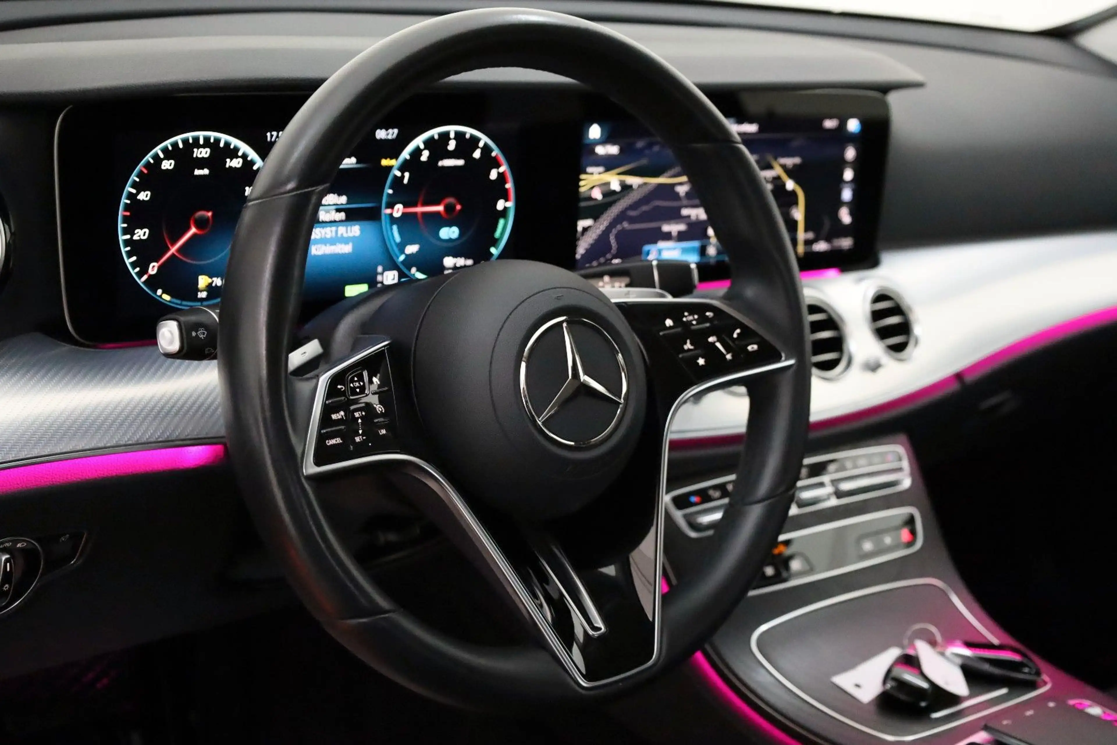 Mercedes-Benz E 300 de Lim Leder,Navi,LED,Widescreen,Spur/Park — photo 11