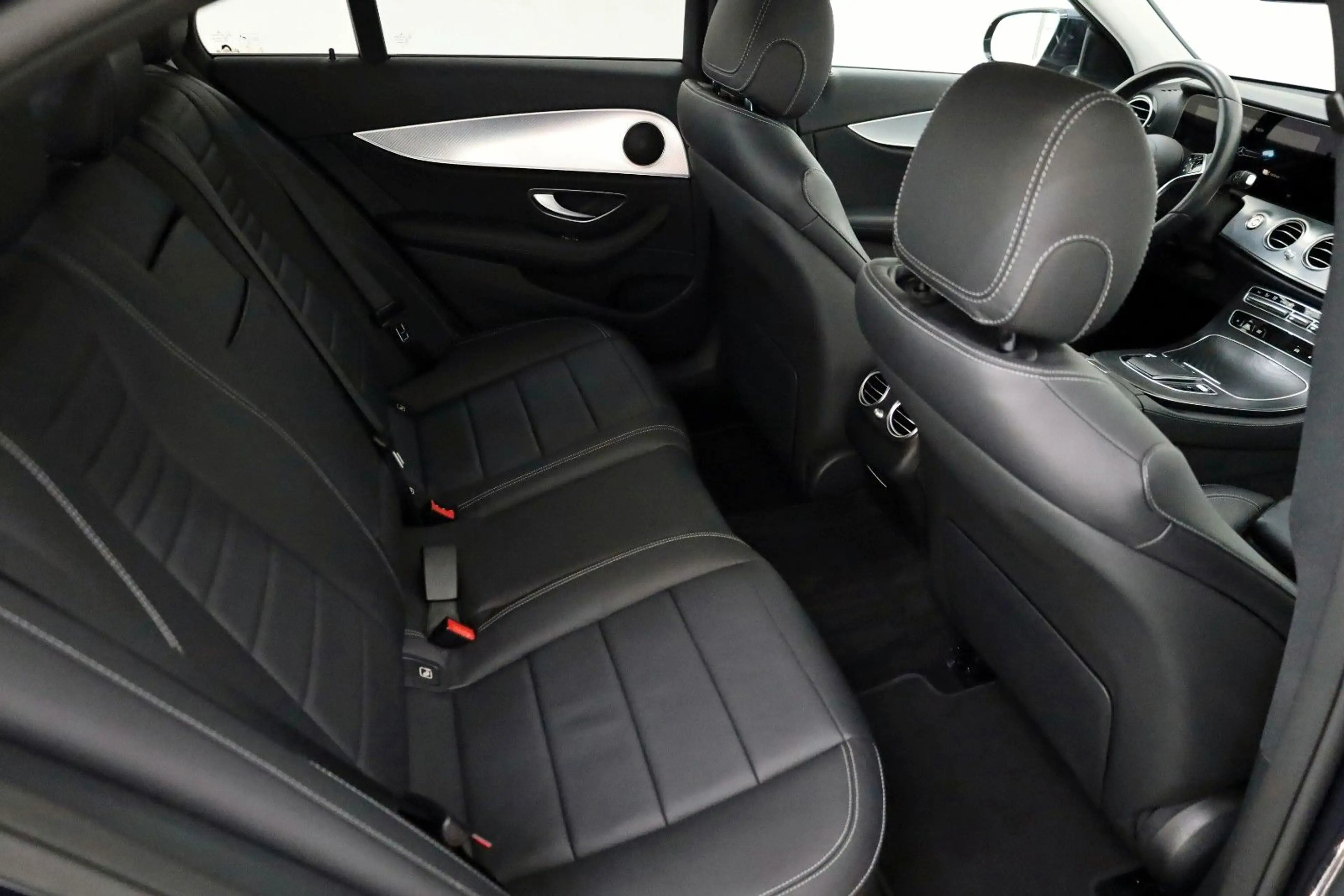 Mercedes-Benz E 300 de Lim Leder,Navi,LED,Widescreen,Spur/Park — photo 6