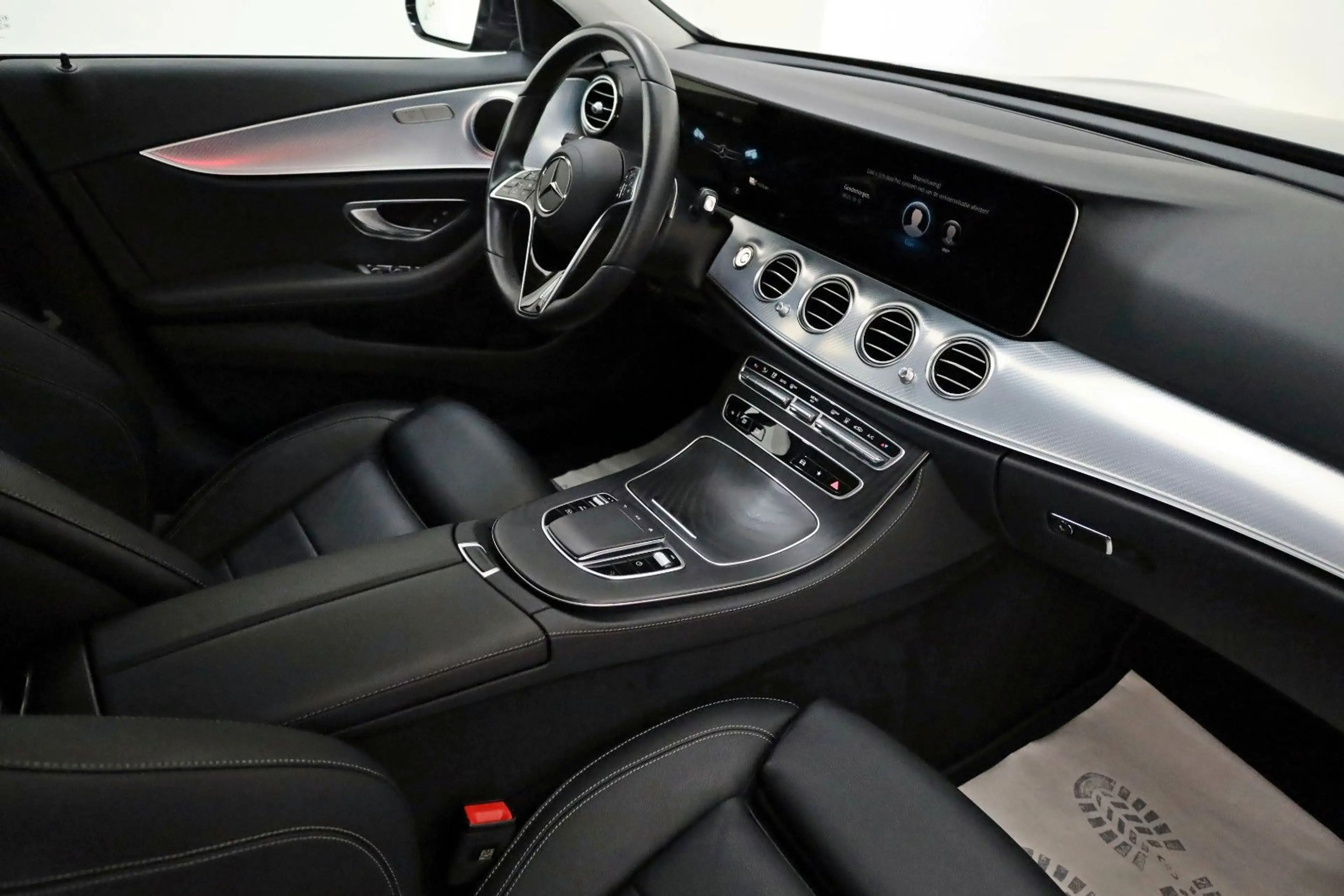 Mercedes-Benz E 300 de Lim Leder,Navi,LED,Widescreen,Spur/Park — photo 3