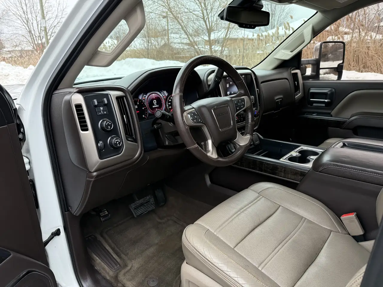 GMC Sierra 2500HD снимка GMC Sierra 2500HD