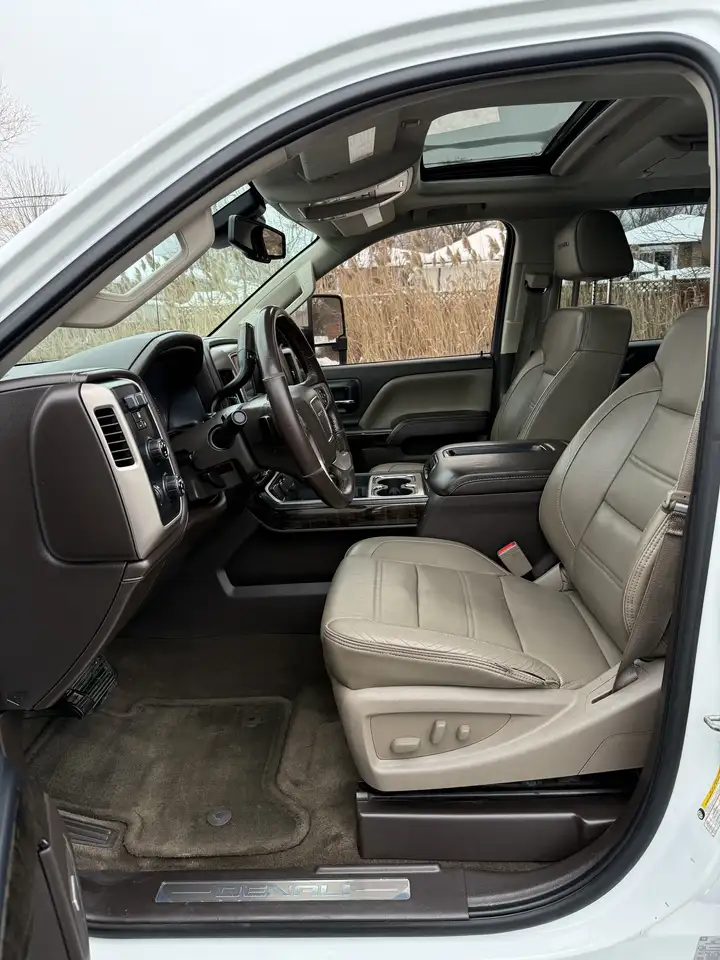 GMC Sierra 2500HD снимка GMC Sierra 2500HD