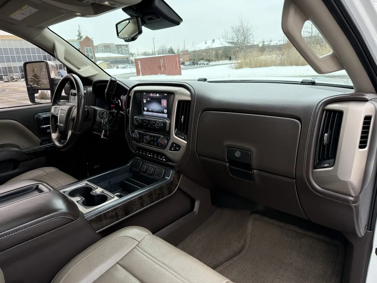 GMC Sierra 2500HD снимка GMC Sierra 2500HD
