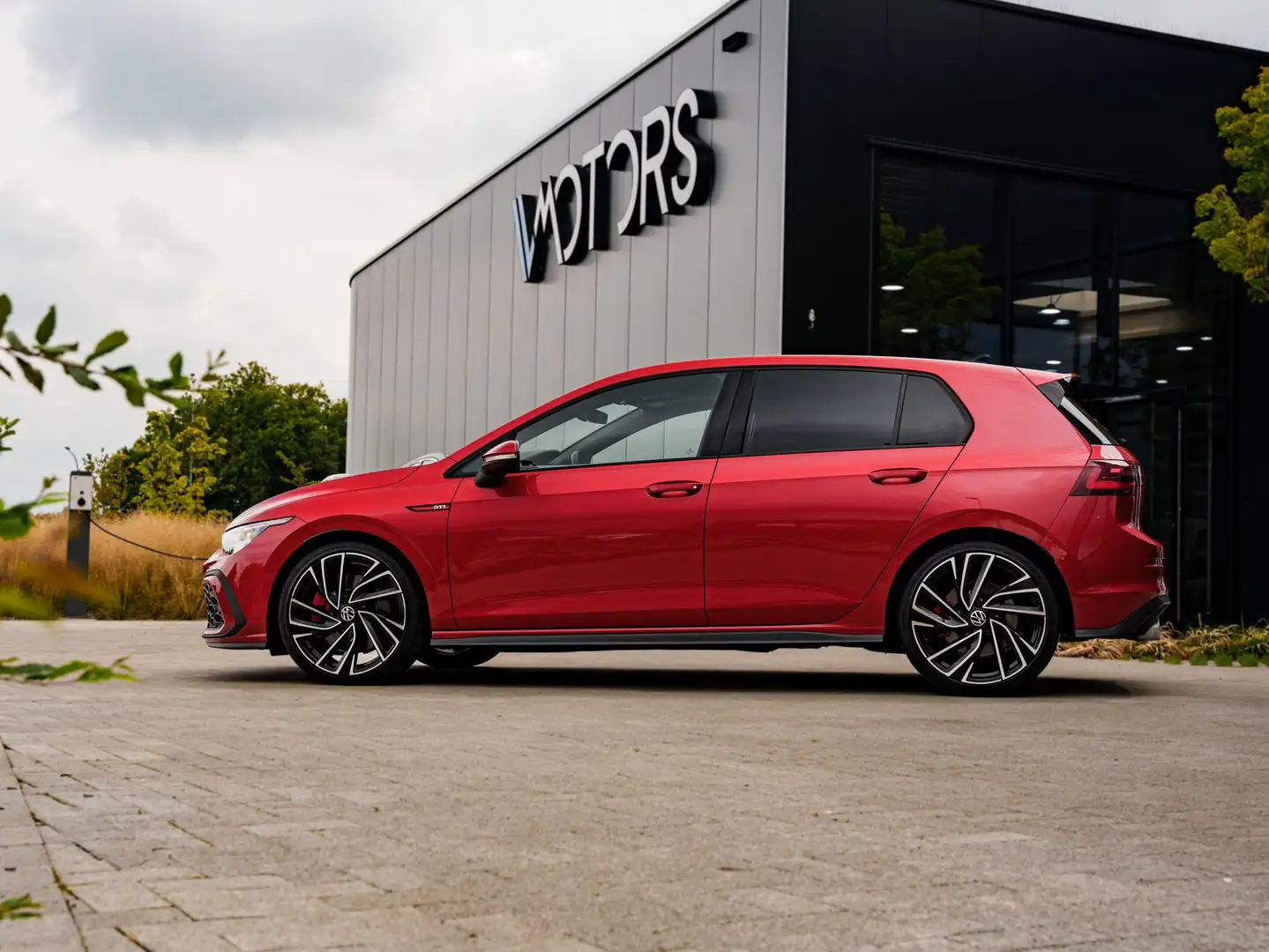Volkswagen Golf GTI 2.0 TSI - 245 pk - adaptieve cc - open dak - Red - 2