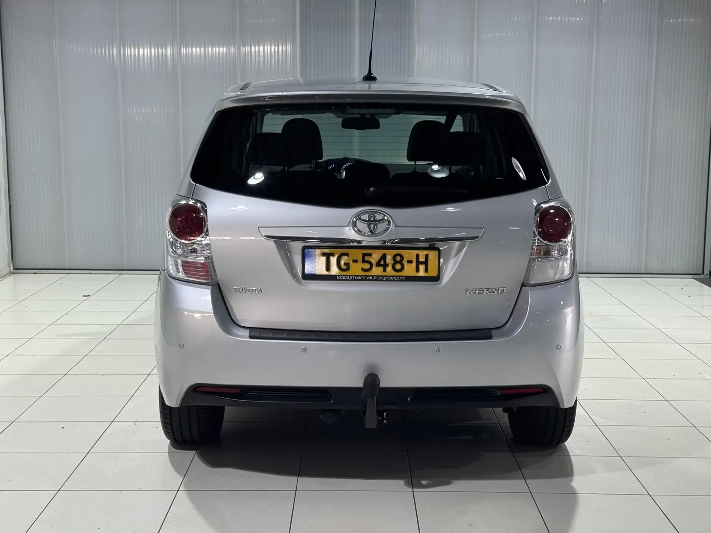 Toyota Verso 1.8 VVT-i Dynamic Business | Automaat | Trekhaak | Grijs - 2