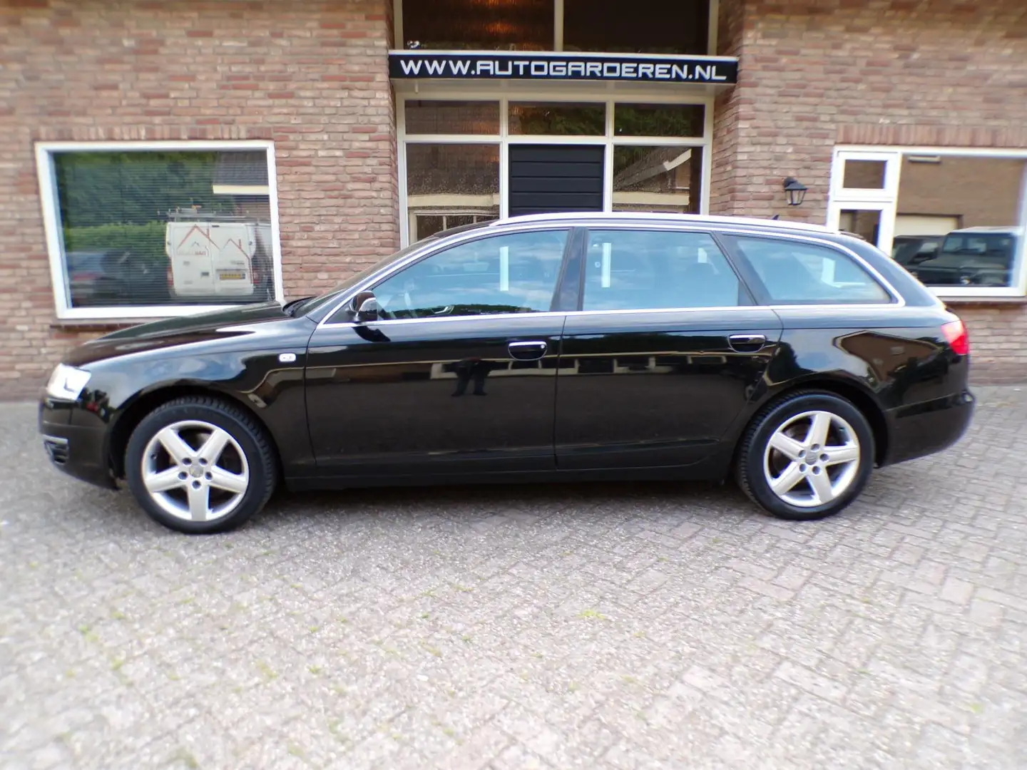 Audi A6 Avant 2.4 Automaat / Leder / Navi Zwart - 2