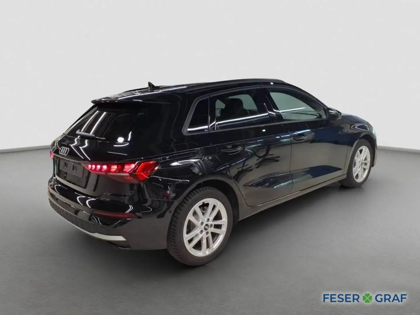 Audi A3 Advanced Schwarz - 2