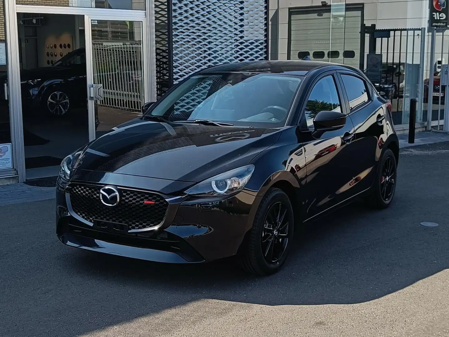 Mazda 2 1.5i e-Skyactiv-G MHEV Homura Zwart - 2