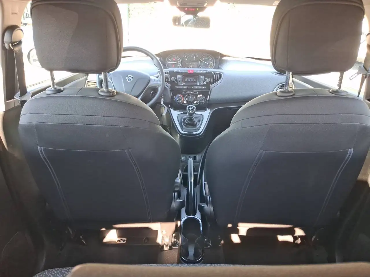 Lancia Ypsilon 2023 — фото 21