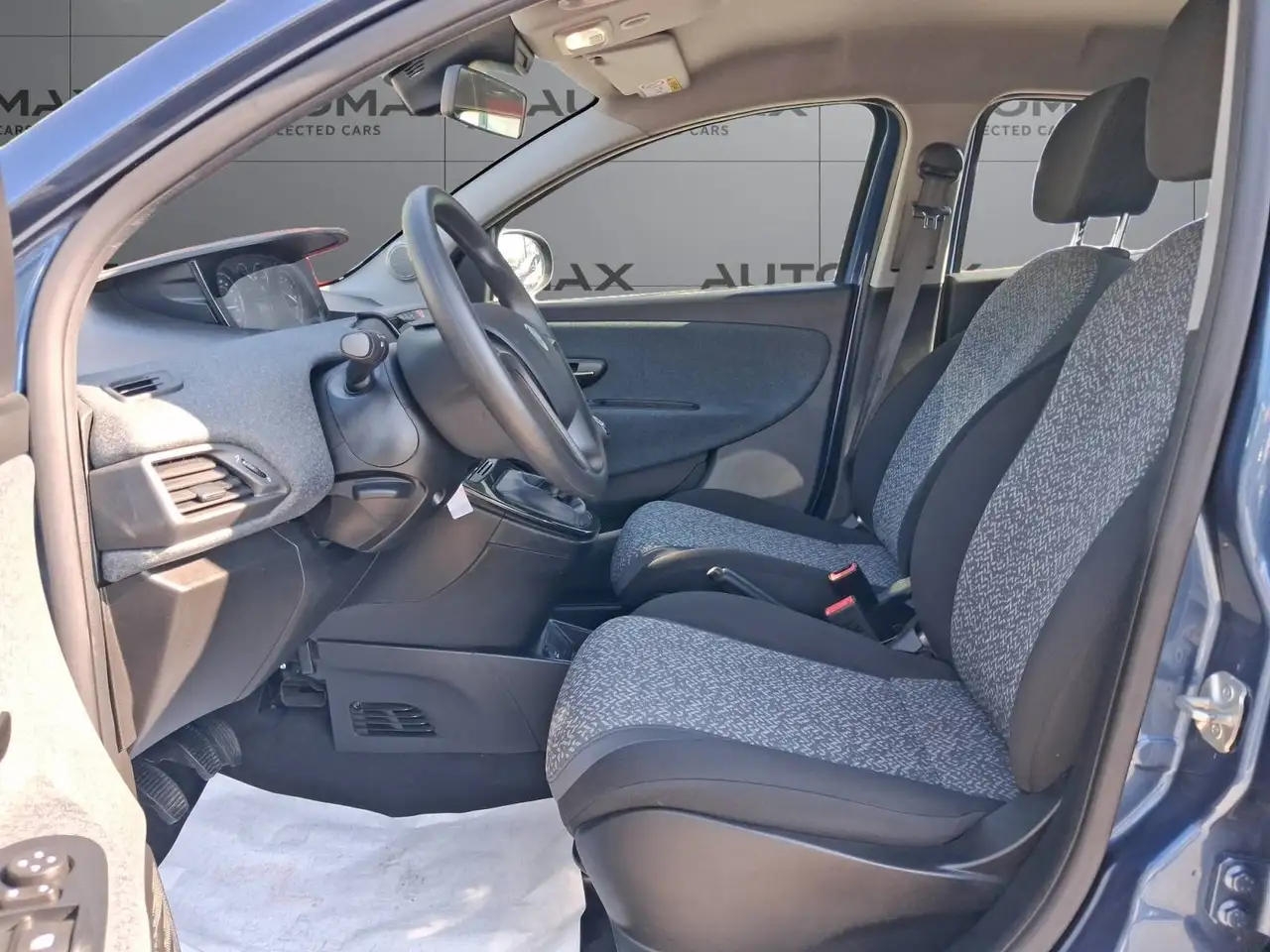 Lancia Ypsilon 2023 — фото 10