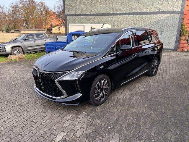 DFSK NOBLE+LEDER SCHWARZ+7-SITZER+