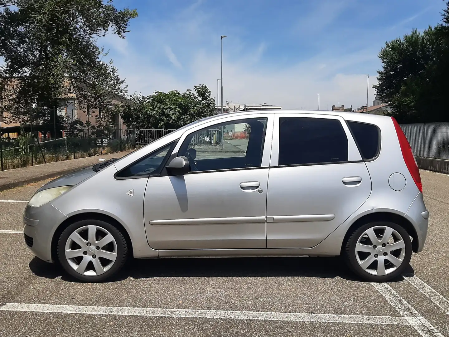 Mitsubishi Colt 5p 1.1 12v Climachrome Grijs - 2