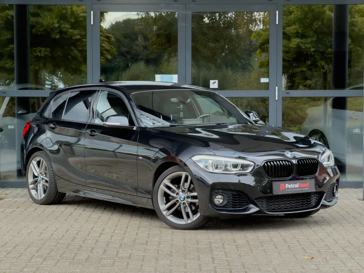 BMW 118 1-serie 118i High Executive, M-Sport, Navi Pro, Le Zwart - 2