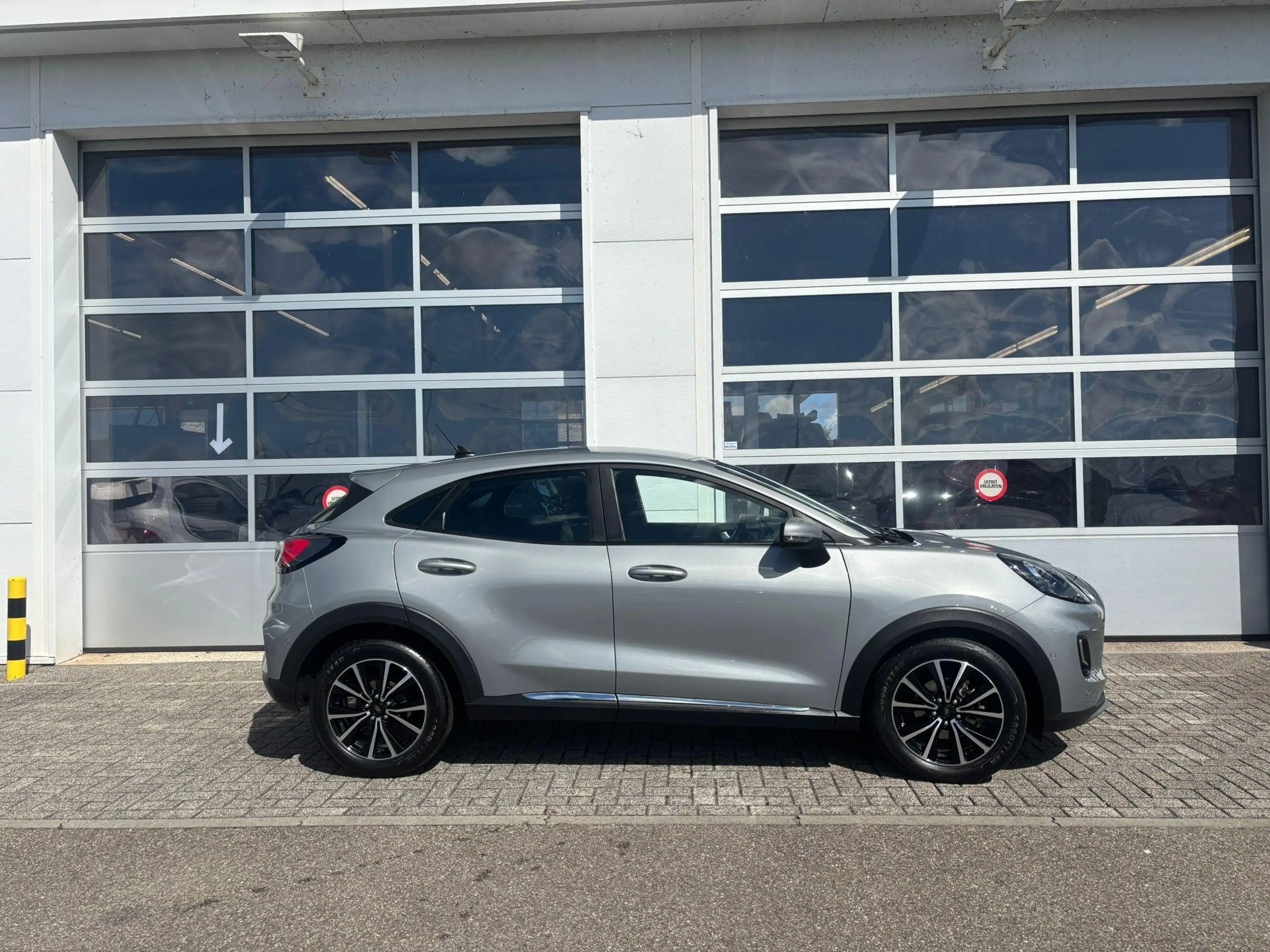 Ford Puma 1.0 EcoBoost Hybrid Titanium — photo 4