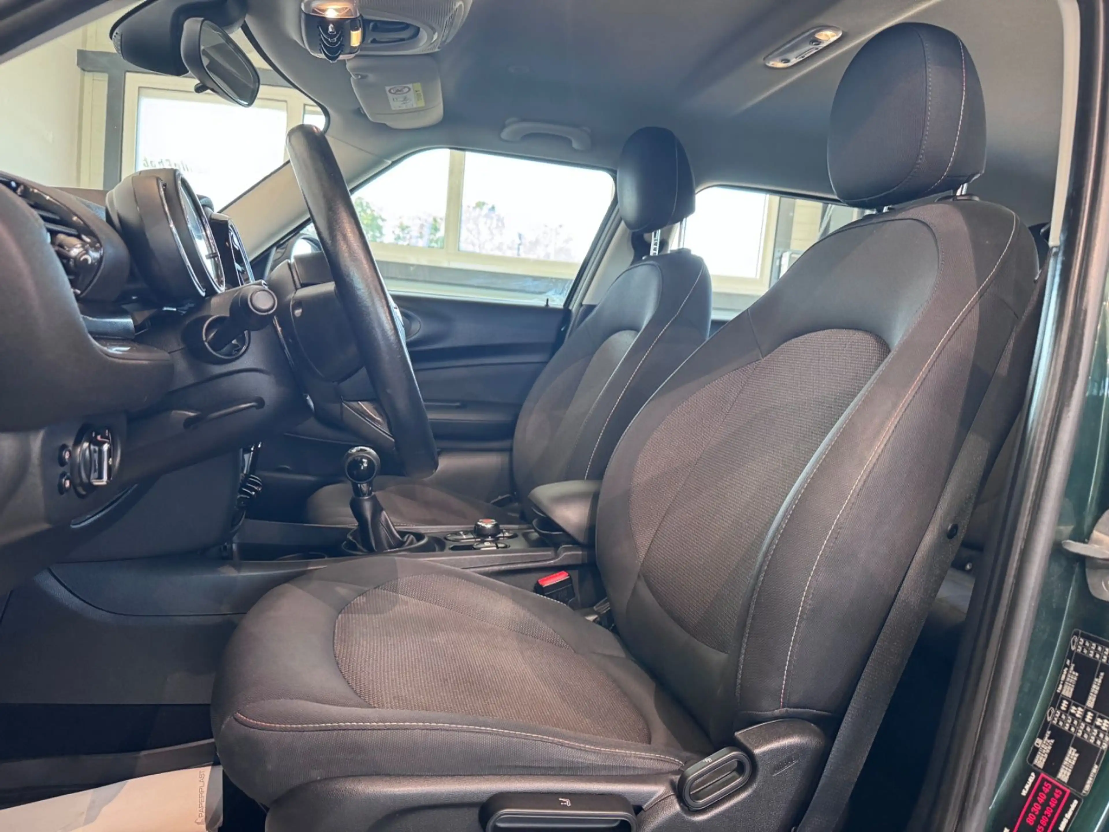 MINI Cooper D Clubman *PDC*SHZ*XENON* — photo 12