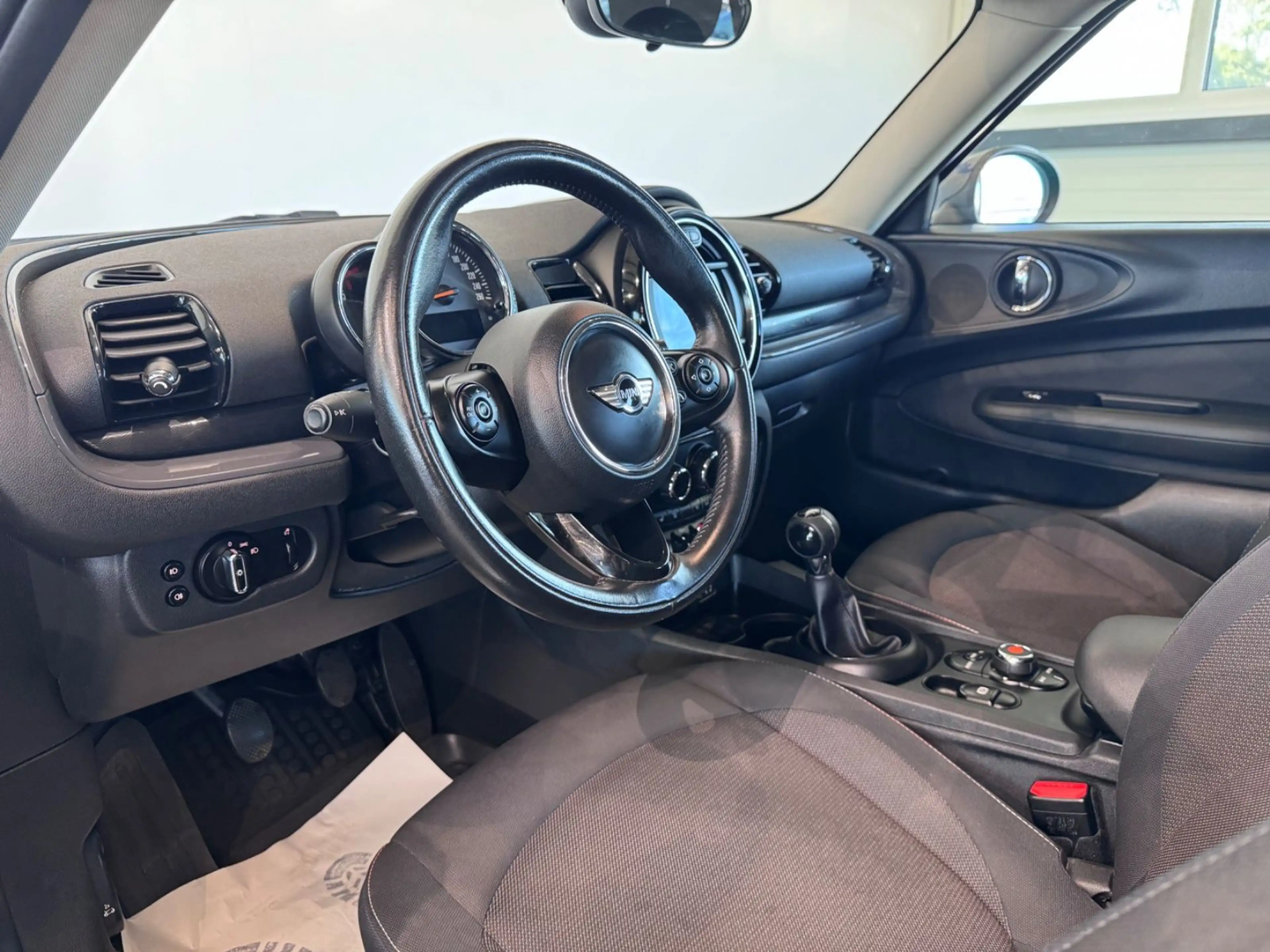 MINI Cooper D Clubman *PDC*SHZ*XENON* — photo 13