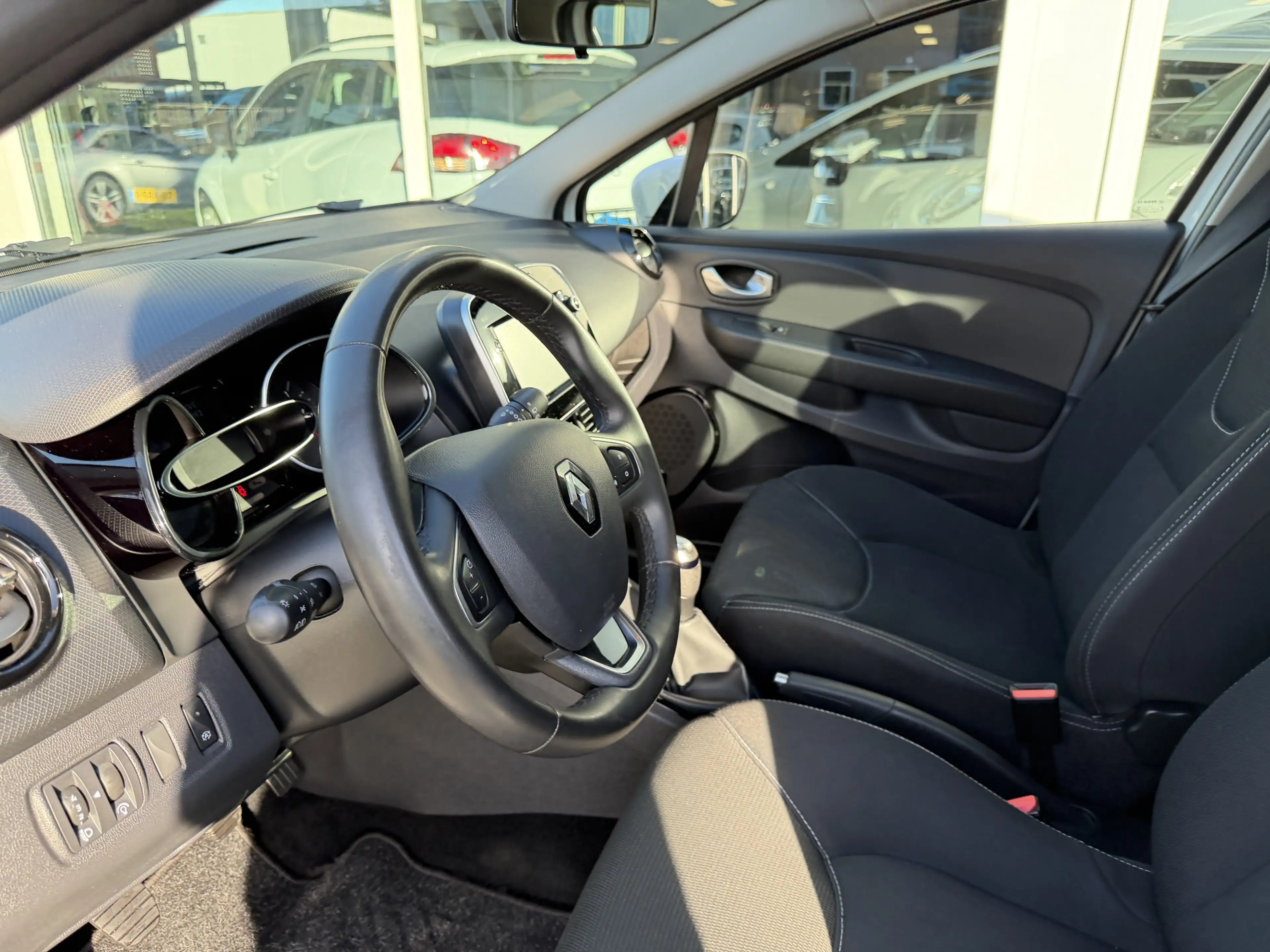 Renault Clio Estate 0.9 TCe Zen Apple carplay | Cruise — photo 20