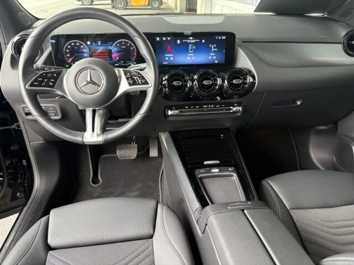 Mercedes-Benz GLA 200 GLA 200 LED AHK Navi Kamera elektr. Heckklappe Noir - 2