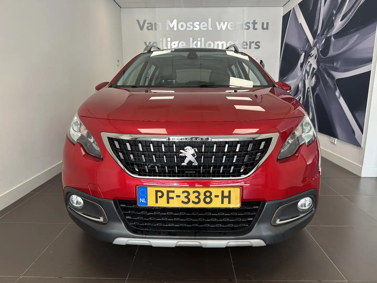 Peugeot 2008 1.2 PureTech Allure 110 PK | Panorama dak | Climat Rojo - 2