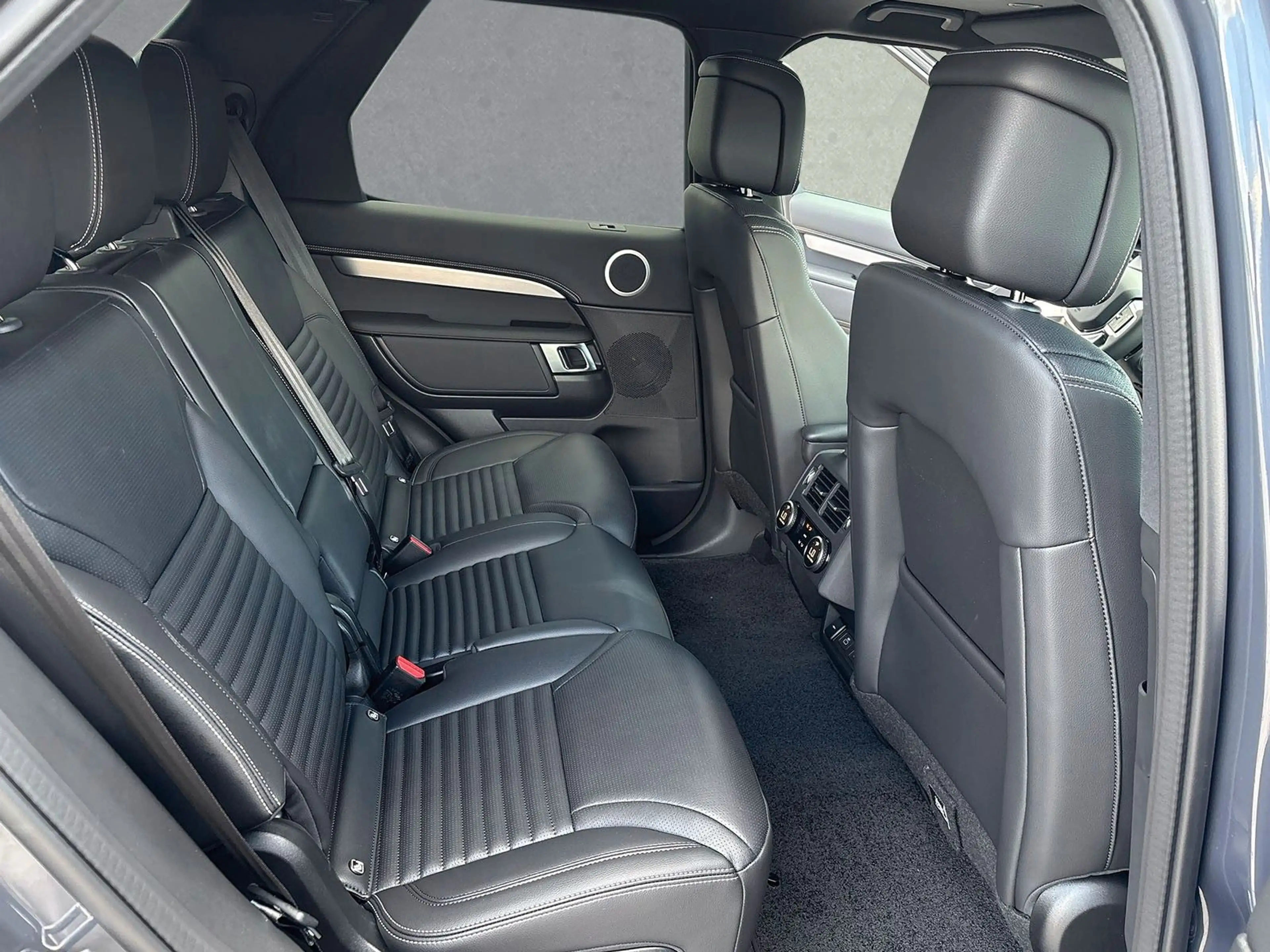 Land Rover Discovery D250 AWD DYNAMIC SE 7-Sitzer AHK — photo 5