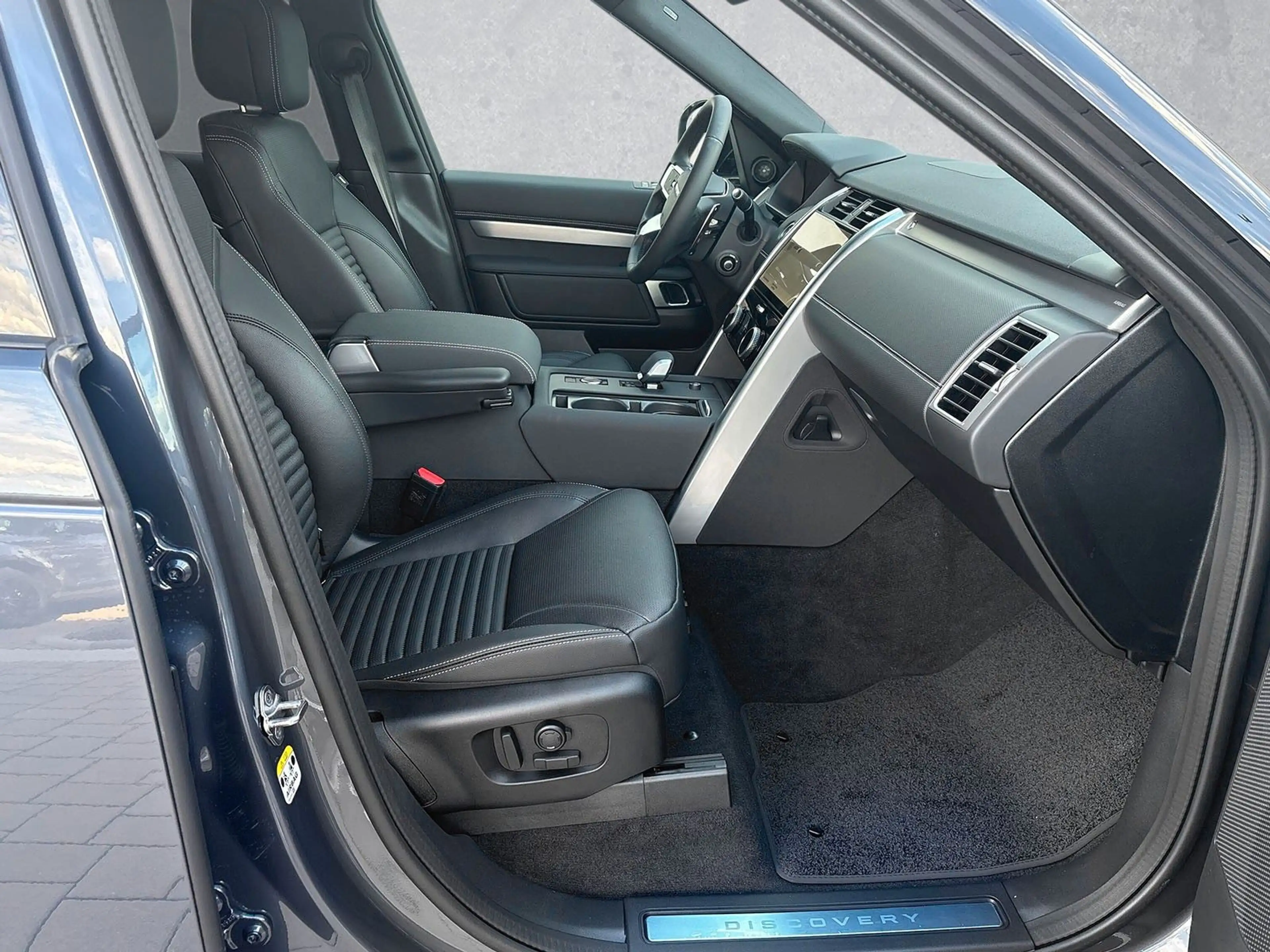 Land Rover Discovery D250 AWD DYNAMIC SE 7-Sitzer AHK — photo 3