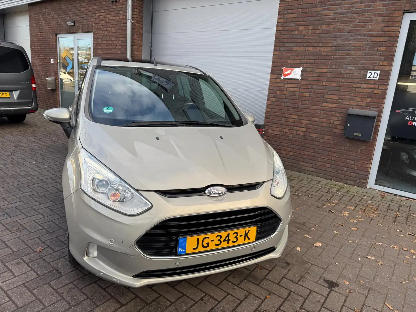 Ford B-Max 1.0 EcoBoost Titanium|NAVI|AIRCO|NIEUWE APK|PANO Gris - 2