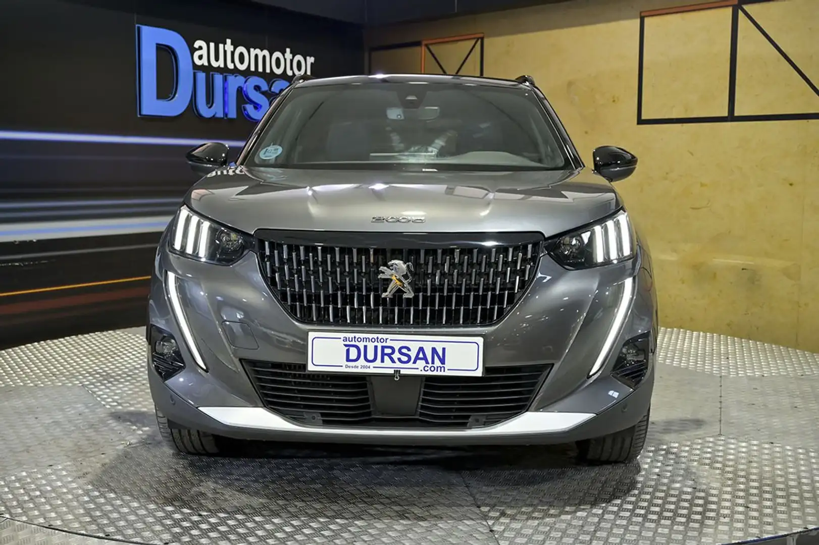 Peugeot 2008 1.6 BlueHDI GT Line 100 Grau - 2