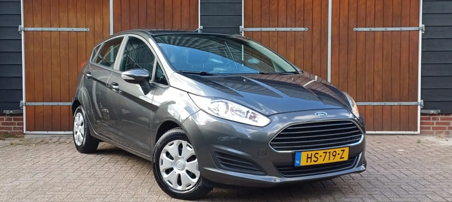 Ford Fiesta 1.5 TDCi Style Lease, Bluetooth, Euro 6, Cruise co Grijs - 1